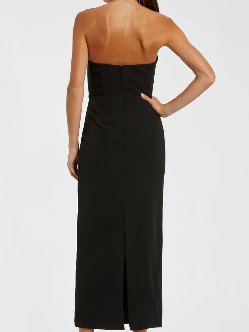 Mac Duggal - Picture 2 of 4